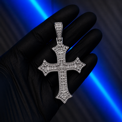 Moissanite Pendant – Royal Cross